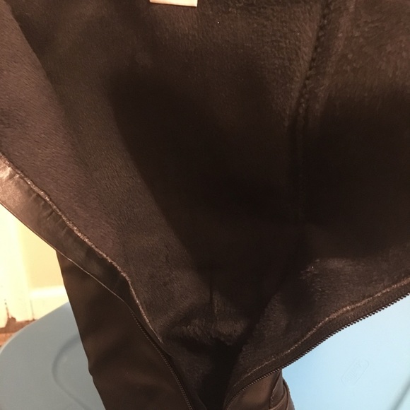 Black riding boots size 7 in a half - Picture 2 of 2